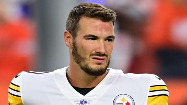 Mitch Trubisky warms up before a game.